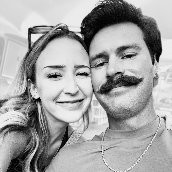 Meet your Posher, Peyton - Picture 1 of 1